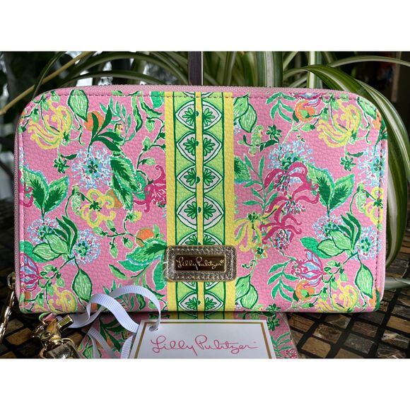 Lilly Pulitzer Handbags - Lilly Pulitzer Pink and Green Floral Travel Bag
